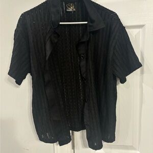 Heart Label Short-Sleeve Black Knit Button-Up Shirt